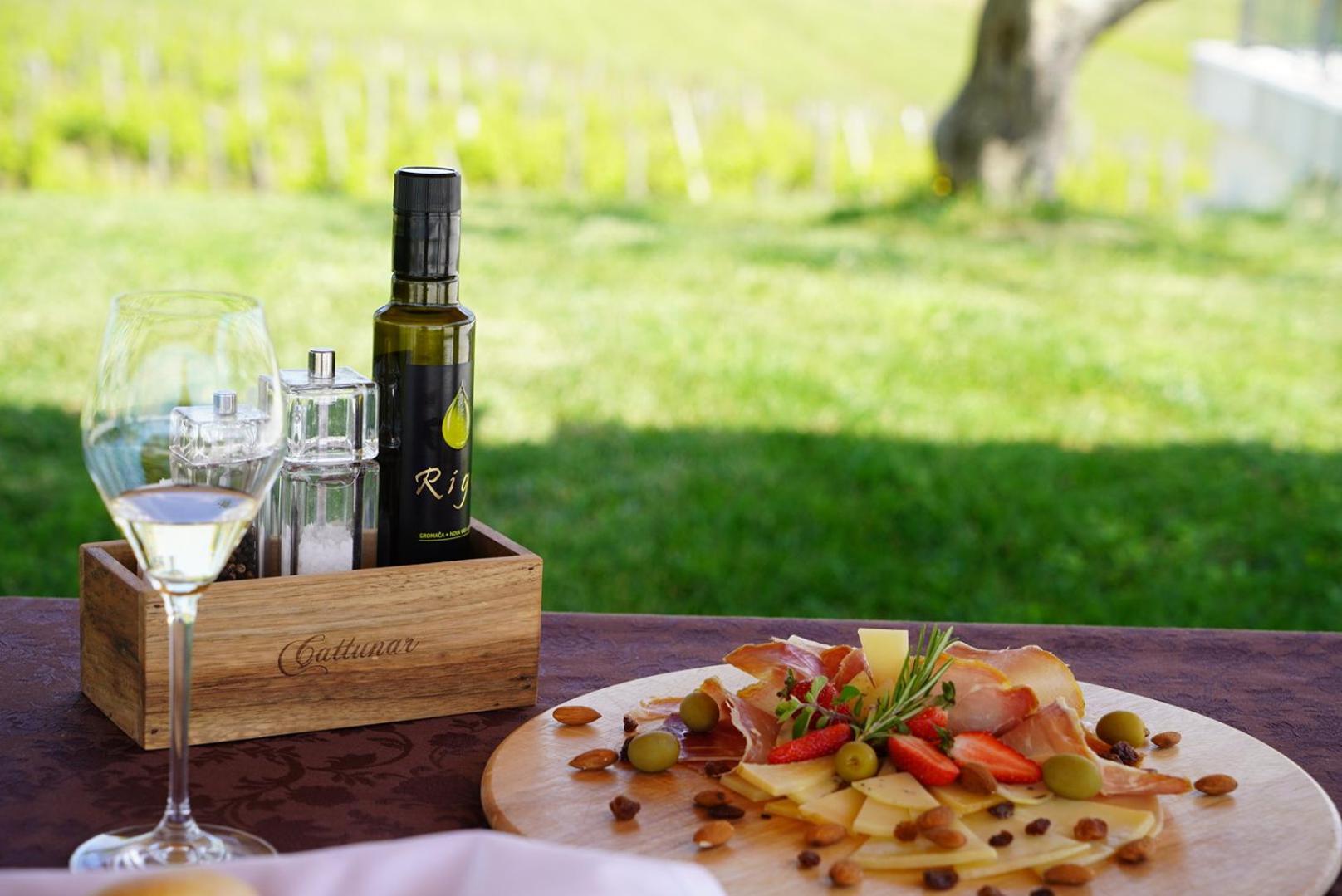 Wine Cattunar Brtonigla
